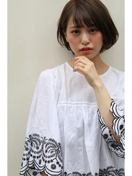 ネイヴィル(navile) シアーベージュ×大人可愛いショート