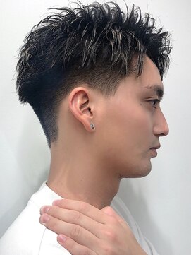 リップス 池袋(LIPPS) ホッシーショート　ツーブロック　刈り上げ　テクノアップバング