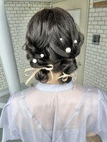ツインヘア　パールピン　リボン　パーティヘア　お呼ばれヘア