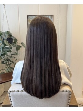 リコ ヘアー(Lico Hair) グレージュ × ロングストレート