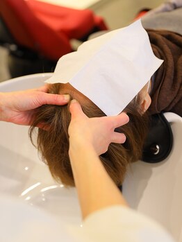 クイーンの写真/極上のリラックスタイムを実感できる！シャンプー＆マッサージ技術で頭皮を健やかな状態に保ちます。