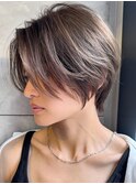 外国人風前下がりショートボブグレージュ　n7.7.25