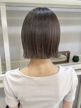 ディーエックス スリー(Dxxxx III) ボブ×くすみベージュ