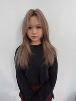 ジーナ オモテサンドウ(XENA)&nbsp;ミルクティーブロンド×レイヤーカット×表参道