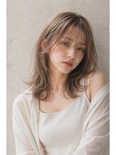 アイドット(i.) 毛先の動きが可愛いくびれスタイル