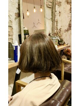 ムニ(Muni) B"51　＃ワンレングス×フラット