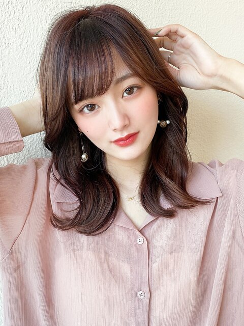 みきなヨシンモリくびれミディアムレイヤー韓国ヘア顔まわり20代