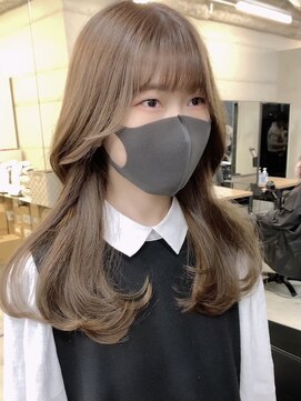 アリュウル 表参道(ALLURE) ベージュカラーがかわいい　サイドバング　シースルーバング水越