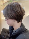 骨格に似合わせた柔らかいショートスタイル＊