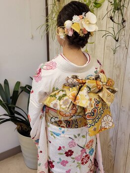 あなたの特別な日の思い出作りをお手伝い◎お着物に合うヘアセットや、メイクもご予約承ります。
