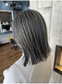 切りっぱなしこなれミディ×白髪ぼかし×イメチェンヘアスタイル