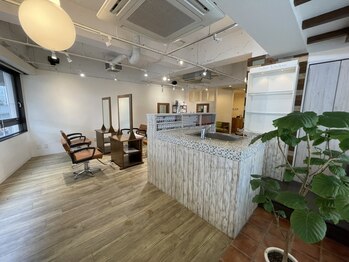 カラーキッチン 三軒茶屋店(color kitchen)の写真/年齢を重ねるごとに輝く美髪をご提供。オーガニックオイルカラーでしっとりハリのある仕上がりを実現します