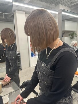 リリット(ReLit) ハイライトレイヤーカットグレージュベージュショート髪質改善