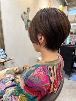 アトリエレゴ(atelier REGO)の写真/《繊細なカット技術で360度美シルエットが叶う"上質大人ショート"が人気》再現性も重視でヘアセットも簡単!