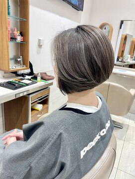 ピークアブー アヴェダ ギンザシックス(PEEK-A-BOO AVEDA GINZASIX) 前下がりボブ/ハイライトカラー/グラデーションカラー