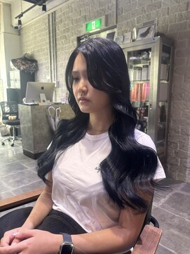 ウム(UMM) ブルーブラック / 韓国スタイル