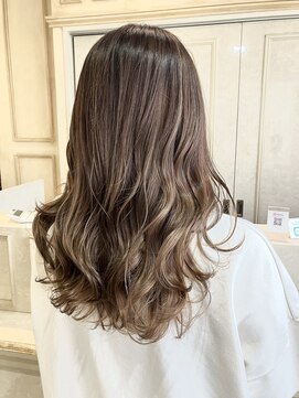 シェリア(Shelia) バレイヤージュ