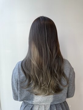 ムード(MOOD,) ダークアッシュ/ミディアムレイヤーカット/大人ガーリー/銀座