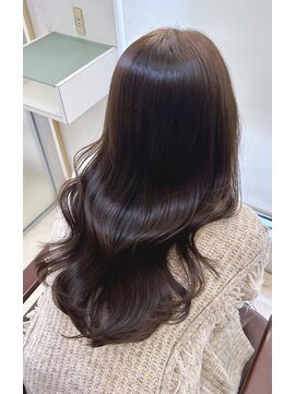 フォルテ 榛原パームス店 大人ガーリーダークアッシュ似合わせカットミディアムレイヤー