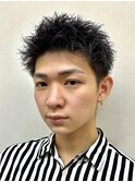 黒髪スパイキーショート
