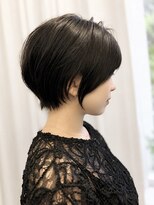 ウル(uru) 【ショートカット/坂本】耳かけ大人ナチュラルショート前下がり