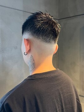 ディスイズバーバー(THIS IS BARBER) フェードスタイル メンズショート 黒髪【札幌】