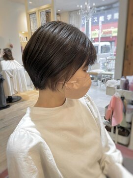ヘアーアンドカラー プラーチェ(hair&color Plaatje) グレージュショート&イヤリングカラー 30代/40代/50代/60代