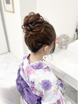 ヘアーメイクサロンアール(hair make salon R) お団子ヘア
