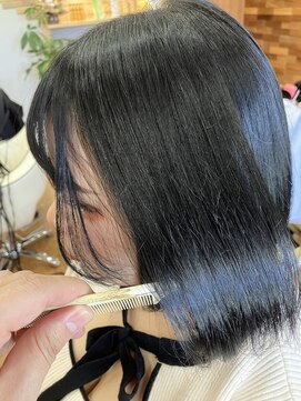 フリー(Free) 切りっぱなしショートボブ・丸みショート20代30代40代