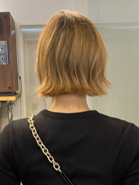 アンプラグド(unplugged) 動きのあるボブスタイル《ハイトーン》