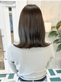 切りっぱなしカット×ハイライトグレージュ