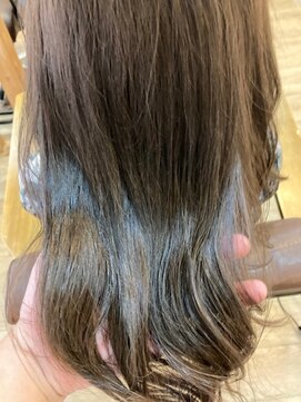 グランバイ アトリエドングリ(Grand × AtlierDonguri) お客様髪質改善データ1157(白髪染カーキベージュ)