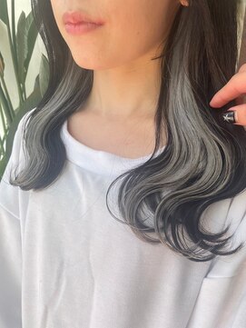 アン ブリーチ 大宮駅東口店(UN BLEACH) 【インナーカラー♪♪】シルバーグレー♪♪
