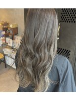 アチーブリス(achieve Liss)&nbsp;グレージュカラーゆるふわウェーブロング艶感大人可愛い