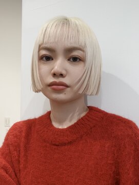 ユルク トウキョウ(jurk tokyo) ブリーチ1回で作るホワイトブロンド/ミニボブ/表参道