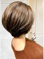 エノア 東京(ENORE) 上品な立体感♪40代/50代/白髪ぼかしハイライトショート