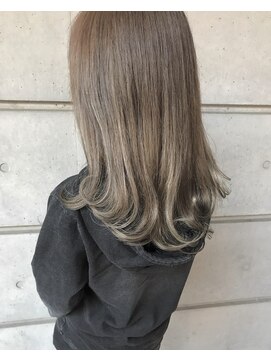 ヘアスタジオニコ(hair studio nico...) プラチナアッシュイルミナカラーとブリーチ使用
