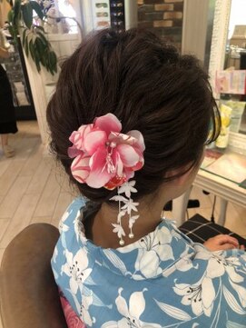 ネオリーブシェリエ 浅草店(Neolive cherie) ゆるルーズな夜会巻き