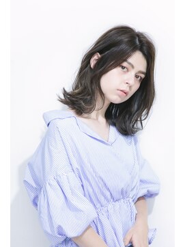 ルカ(Luca) 外ハネで作る大人ミディ