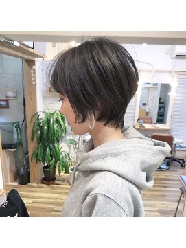 レンク(LENC) Coast.グレージュカラー×前下がりショートボブ