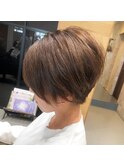 【The C 】耳だし前下がりショートヘア