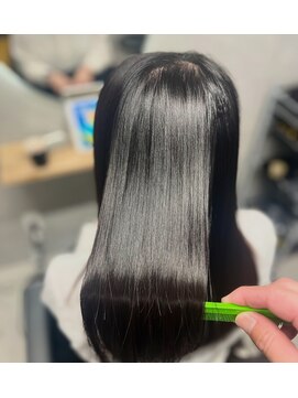 リジー 京橋(LYZY) 美髪縮毛矯正/黒髪/艶髪ストレート