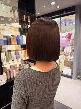 サンカリ イオンモール新居浜店(SANKARI) 茶色みワインレッド×髪質改善ストレートで艶髪美人に