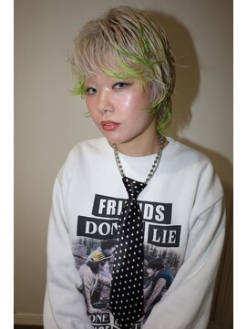 アフェクション 大曽根店 ミディアムレイヤーハッシュカットワインレッドアンブレラカラー