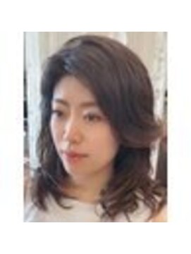 モーイトウキョウ美容室(Mooi Tokyo美容室) 外国人風重めレイヤーカット