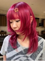 フェイス 石川町 (FACE) 個性派なのに可愛い!ピンクレッド×姫カット風ヘア
