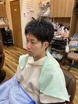 ヘアーサロン新華&nbsp;メンズスッキリショート、アップバングスタイル