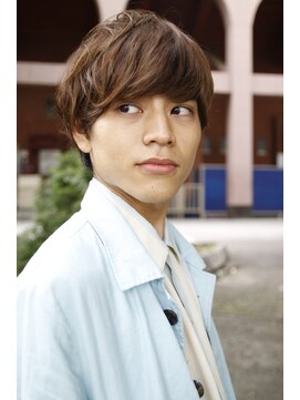 ブーケ(BOUQUET) 前髪長めの分け目なしマッシュでオシャレに。