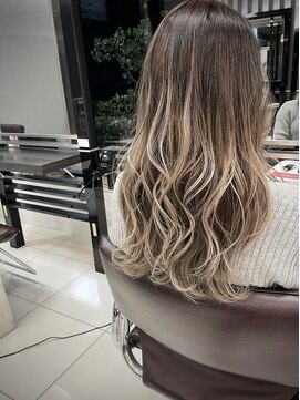 ベランダ ヘア エアータッチバレイヤージュ