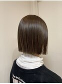 切りっぱなしボブスタイル